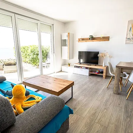 Appartamento Family-friendly With Swimming Pool Povljana, Pag - 25291