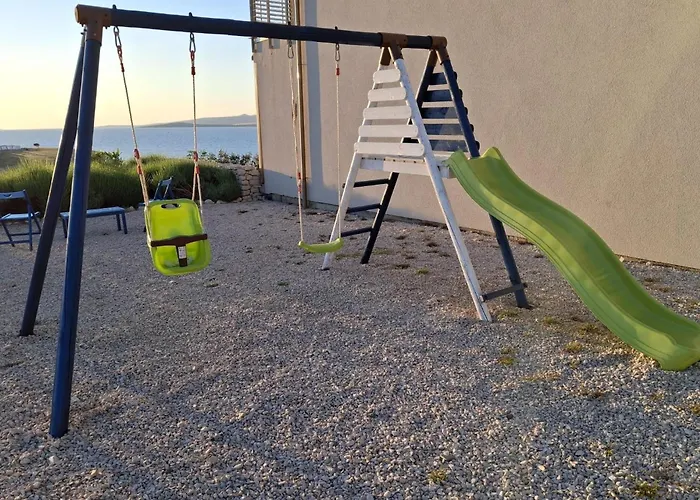 Family-friendly With Swimming Pool Povljana, Pag - 25291 * بوفليانا