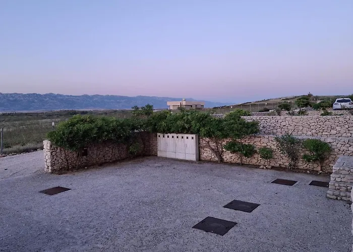 شقة Family-friendly With Swimming Pool Povljana, Pag - 25291 بوفليانا