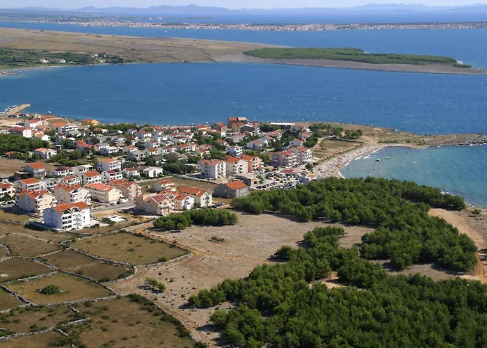 Family-friendly With Swimming Pool Povljana, Pag - 25291 Daire Povljana