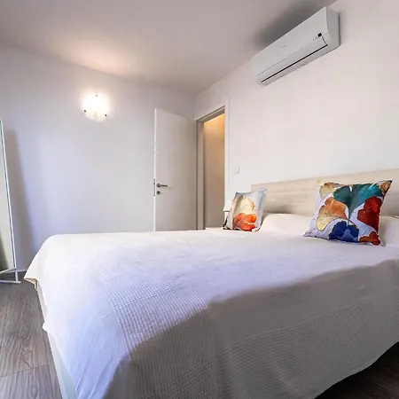 Apartman Family-friendly With Swimming Pool Povljana, Pag - 25291 Povljana
