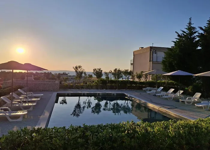 Family-friendly With Swimming Pool Povljana, Pag - 25291