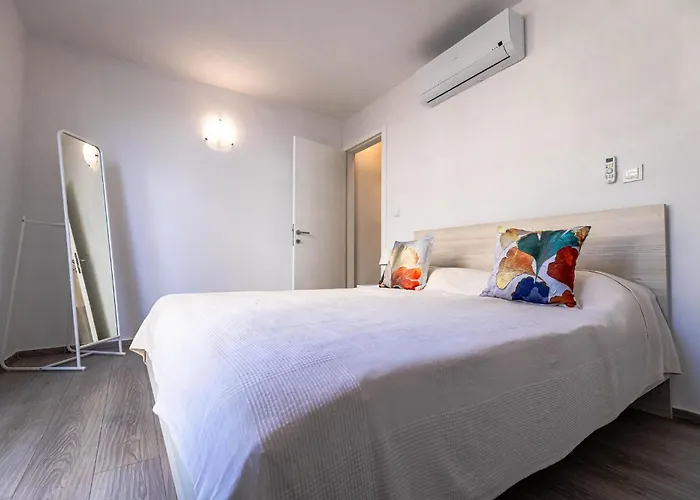 Apartman Family-friendly With Swimming Pool Povljana, Pag - 25291 Povljana